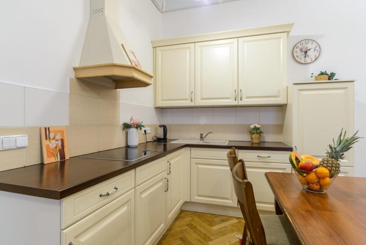 Terrace apartment in Malostranské náměstí Praga Esterno foto